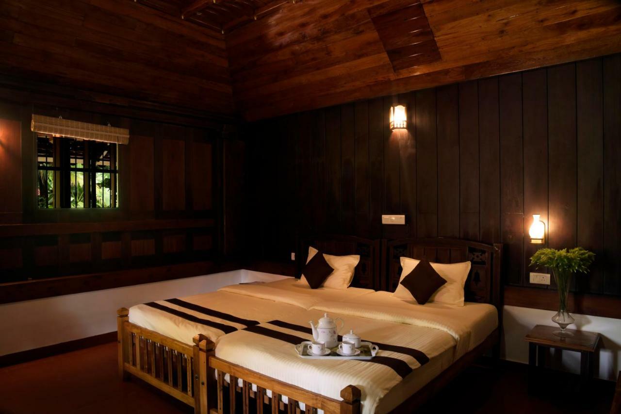 Stayvista At La Riva Heritage Villa With Bicycle Alappuzha Exterior foto
